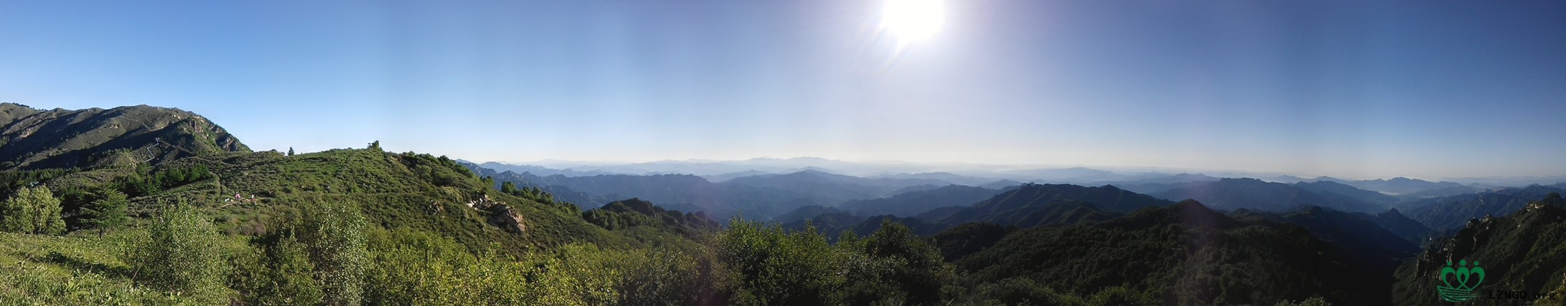 山中全景